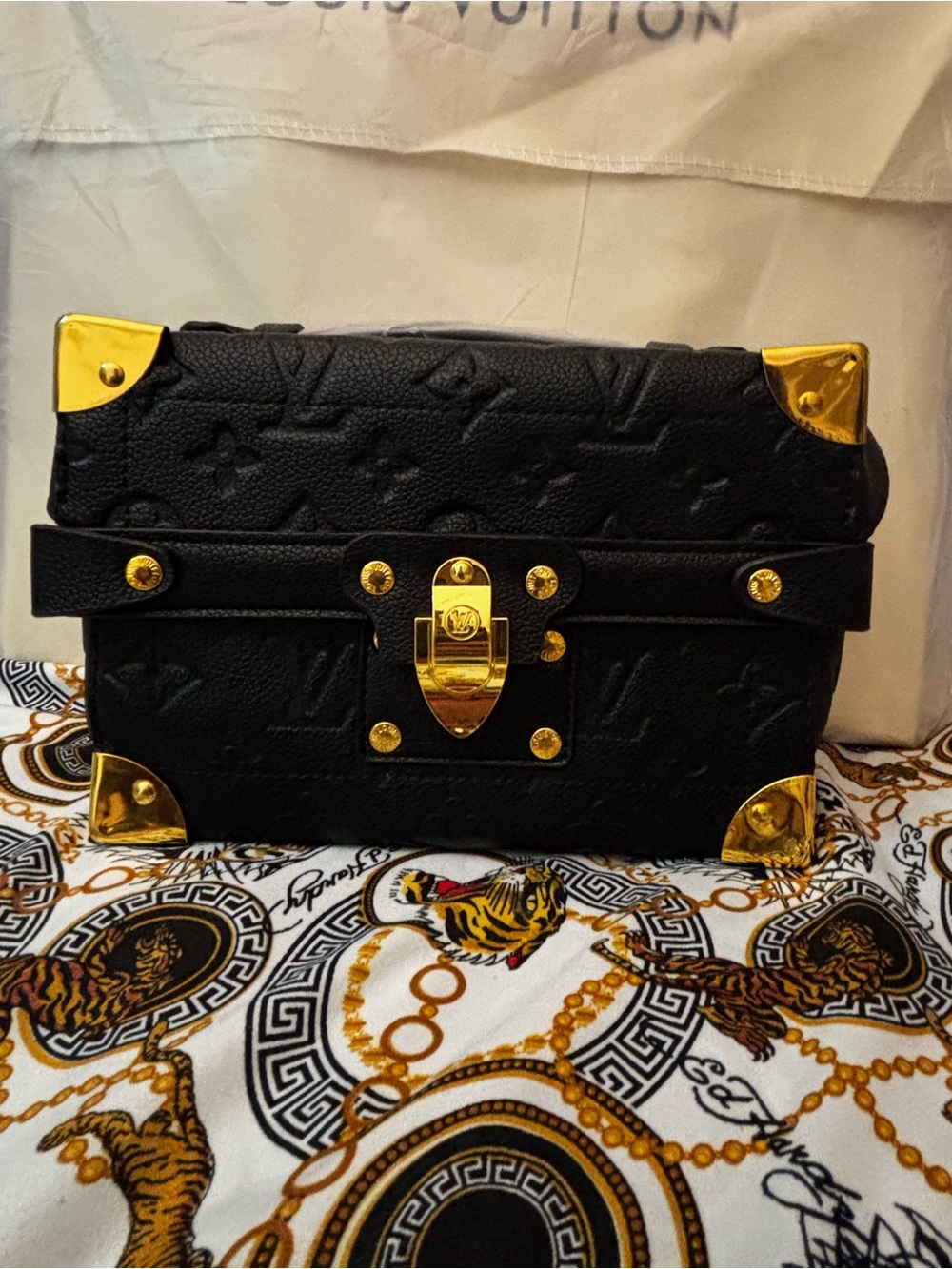 Brand New ! FASHION Black Embossed  Crossbody Bag with Gold Hardware - Picture 3 of 7
